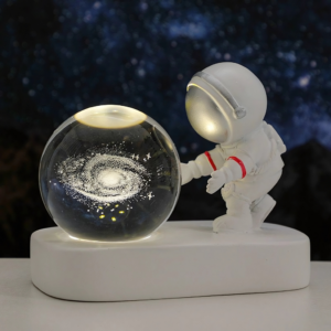 Luz Nocturna Astronauta 2 en 1: Decoración Sorprendente y Calidez Asegurada
